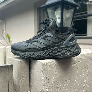 Boys adidas black sneakers